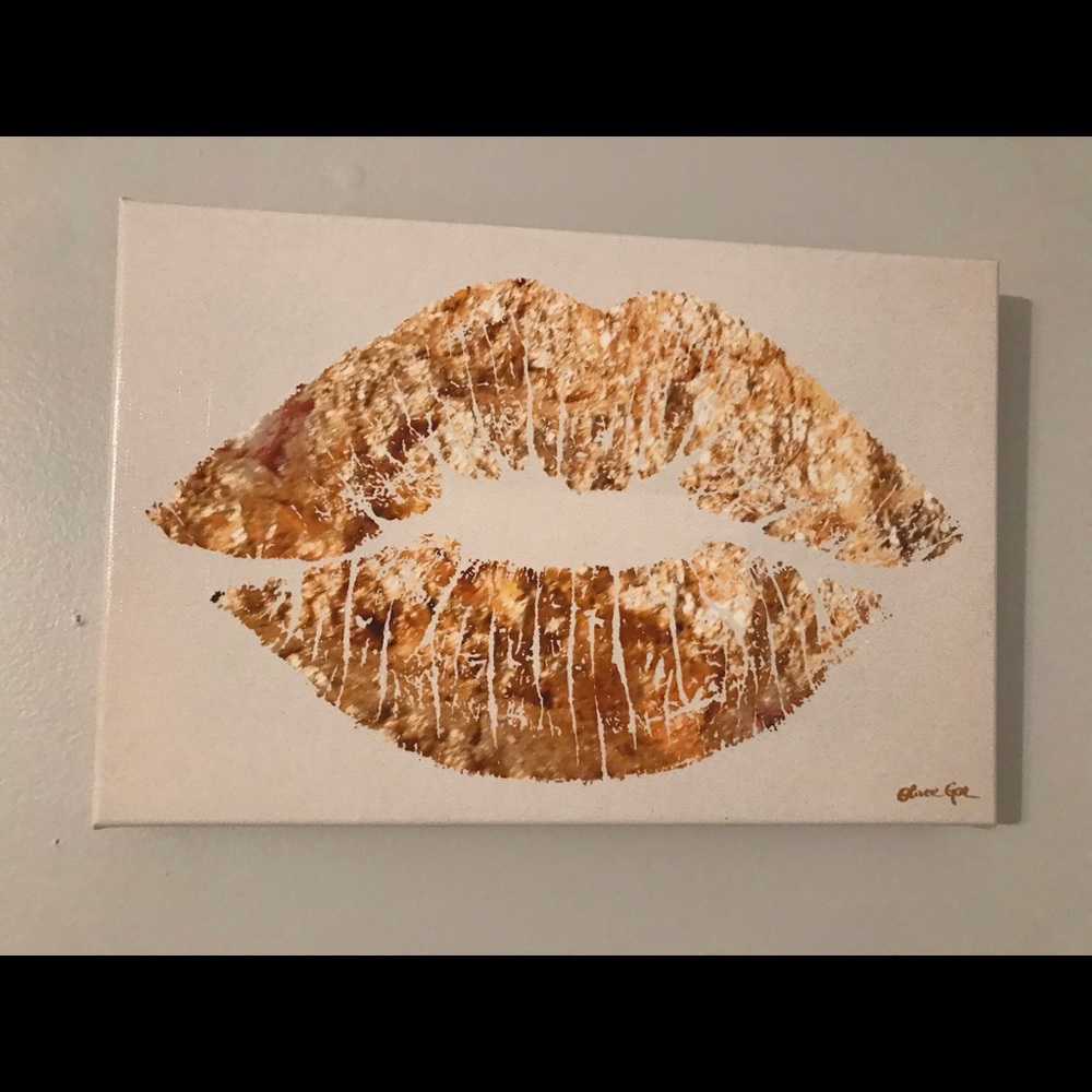 Oliver gal kiss picture
